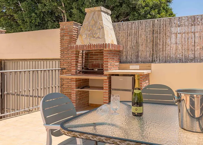 Oliva - Luxury Redesign & Private Pool نيرخا