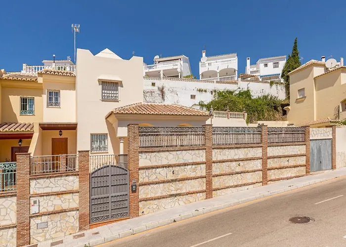 Oliva - Luxury Redesign & Private Pool Villa Nerja